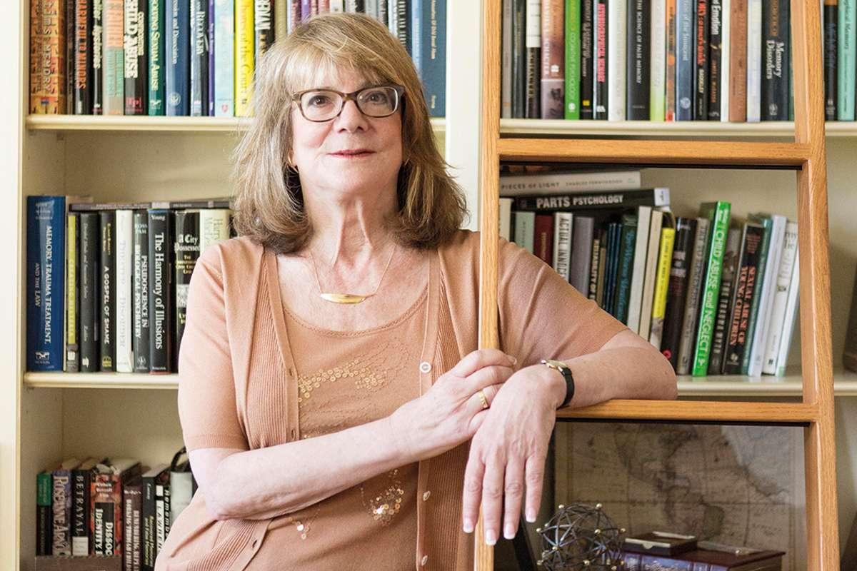 Elizabeth Loftus (1944) Biografía y aportes a la psicología.